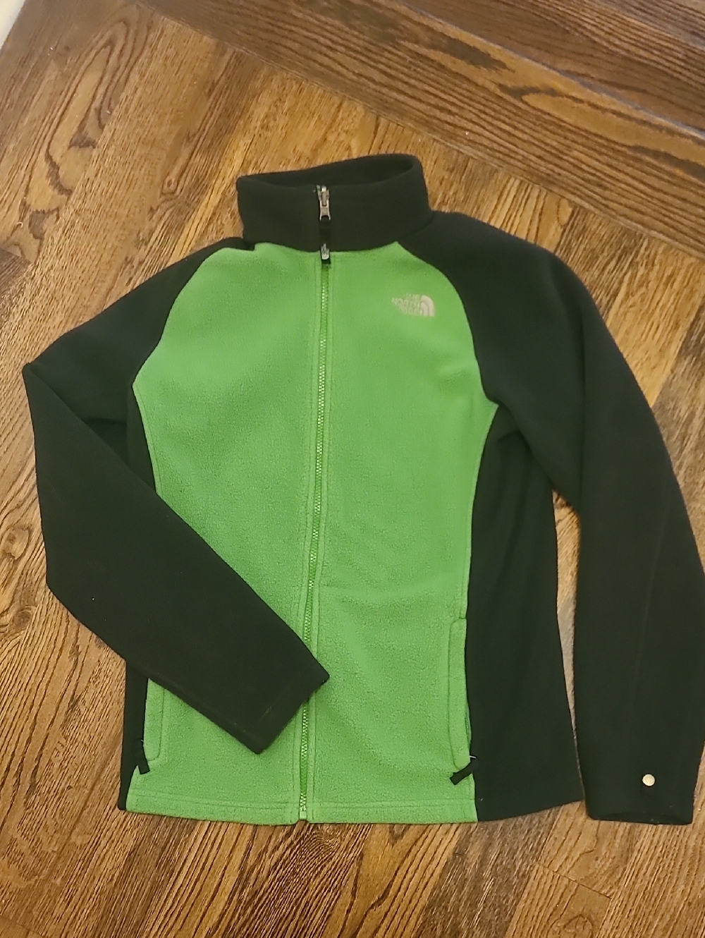 The North Face Green & Black Full-Zip Kids Fleece Jacket (Fits Like Adult Small